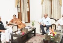 उत्तराखंड के मुख्यमंत्री से मुलाकात कर रेल राज्य मंत्री ने ली राज्य मे रेल परियोजनाओ की जानकारी