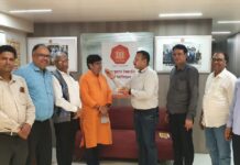 जीएसटी दर यथावत रखने पर एसजीटीटीए बोर्ड रूम में मनीं खुशियां, बटी मिठाई