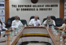 पूर्व अध्यक्षो एवं सदस्यो द्वारा बुलाई बैठक मे सूरत आढतिया कपडा एसो. को जीवंत करने के लिये बनाई रणनीती