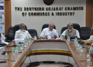 पूर्व अध्यक्षो एवं सदस्यो द्वारा बुलाई बैठक मे सूरत आढतिया कपडा एसो. को जीवंत करने के लिये बनाई रणनीती