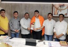 सूरत डिस्ट्रिक्ट बार एसो. मे कौंसिल मेंबर मनोनीत किये जाने पर सागर शुक्ला को किया सम्मानित