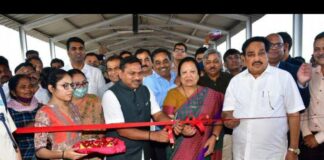 केंद्रीय रेल एवं कपड़ा राज्य मंत्री ने किया उधना एवं सूरत स्टेशनों पर यात्री सुविधाओं का लोकार्पण