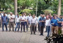 कर्मचारी विरोधी नीतियों के खिलाफ किया आयकर विभाग के अधिकारी-कर्मचारियो ने किया विरोध – प्रदर्शन