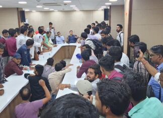 रामनवमी पर बंद को लेकर फोस्टा अध्यक्ष के चेहरे पर कालिख पोती