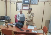 “आपरेशन अमानत” के तहत महिला यात्री का प्लेटफार्म पर छूटा लैपटॉप सकुशल लौटाया