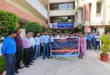 निरिक्षक बर्खास्तगी प्रकरण मे अलग-अलग आयुक्तालयों पर अधिकारियों ने किया विरोध- प्रदर्शन,बांधी काली पट्टी