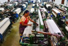 मंदी की मार से बेहाल है देश का कपड़ा उधोग