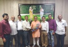 सीजीएचएस सेवा शुरू करने की मांग को लेकर सांसद से मिला प्रतिनिधिमंडल