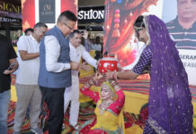 आढ़तिया कपड़ा एसोसिएशन सूरत के बैनर तले हर्षोल्लास से मनाया होली स्नेह मिलन समारोह