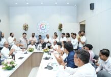 केंद्रीय कपड़ा मंत्री गिरिराज सिंह का फोस्टा कार्यालय में आगमन, कपड़ा व्यापार से जुड़े मुद्दों पर हुई चर्चा